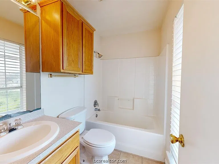 915 Bougainvillea St — Photo 14