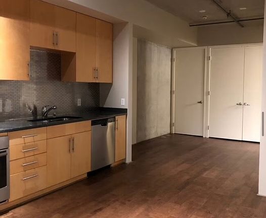 5th image of 353 Bonneville Ave #501