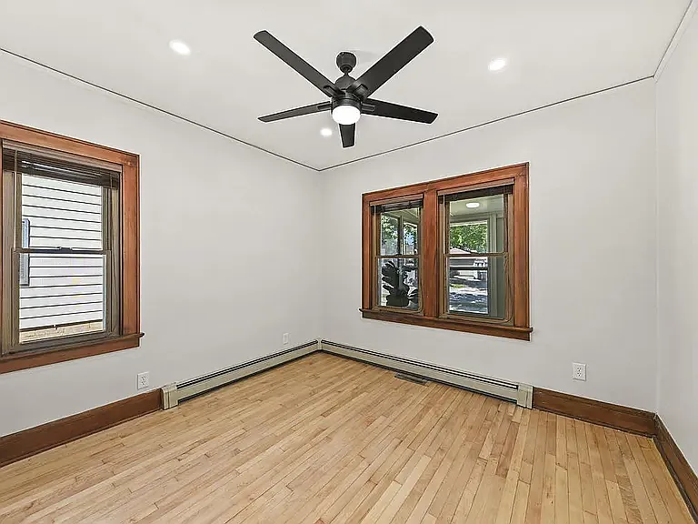 119 E Ohio Ave — Photo 11
