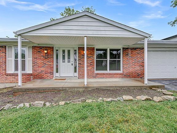 3rd image of 11155 De Malle Dr