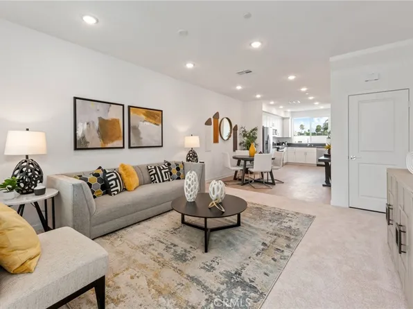 1164 Santo Antonio Dr, Colton, CA 92324
