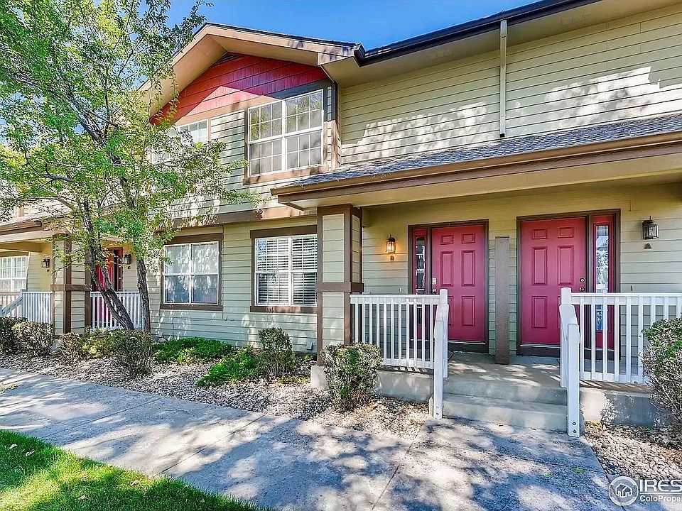 Front door - small patio