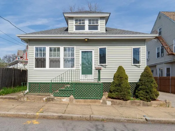 6 Whipple St, Pawtucket, RI 02860