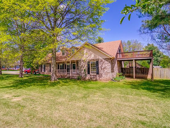 2nd image of 852 Avery Valley Dr