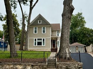 402 Whitney Ave, Joliet, IL 60435
