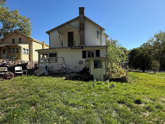 3rd image of 64 Saunders Street