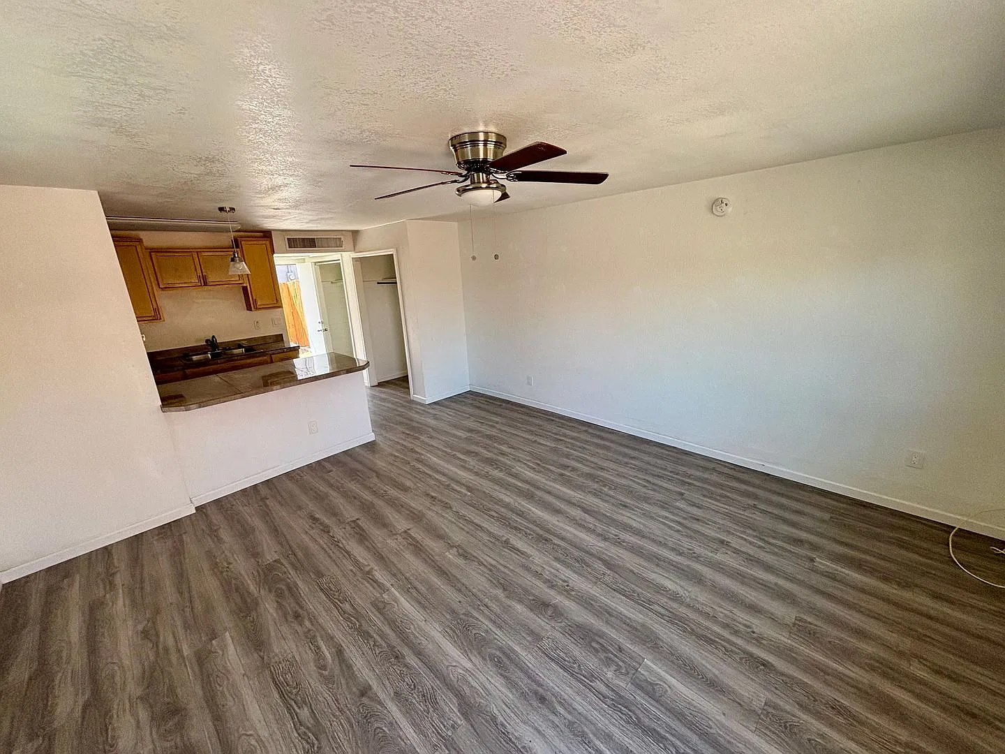 Ideal 1 BD/1 BA Duplex Unit Near 7th St & Dunlap in Phoenix! — Photo 4