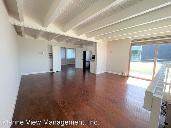 2nd image of 480 Rosecrans Ave APT 6