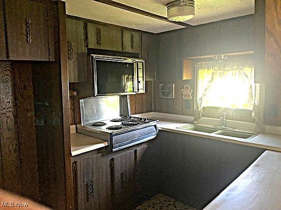 5th image of 45258 Pine Ave