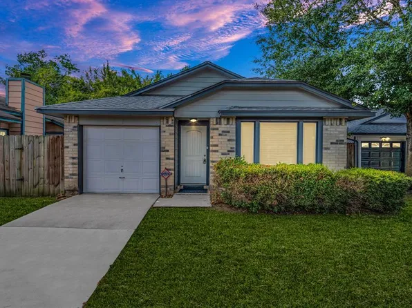 9135 Golden Sunshine Dr, Houston, TX 77064