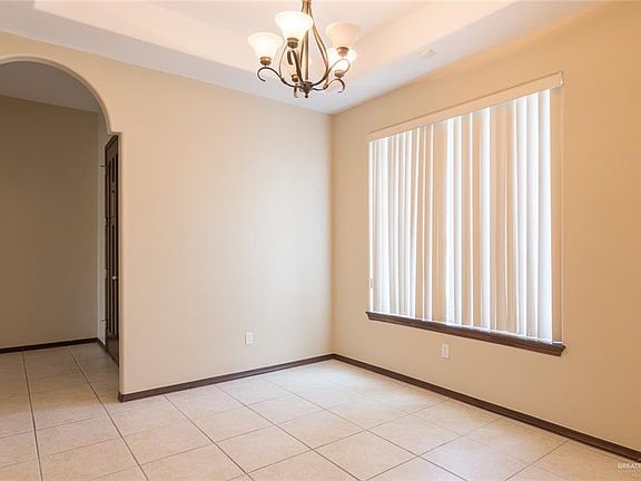 4th image of 1907 Woods Dr W