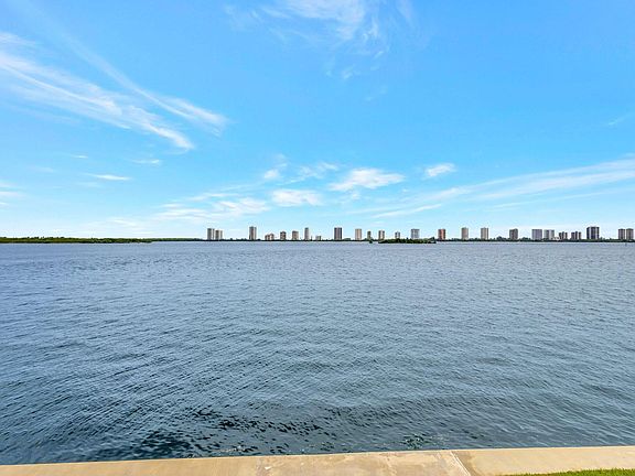 3rd image of 100 Shore Ct APT 212