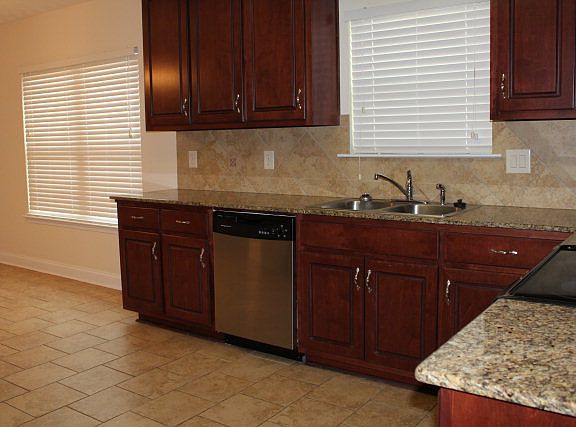 4th image of 47 Lee Road 2174