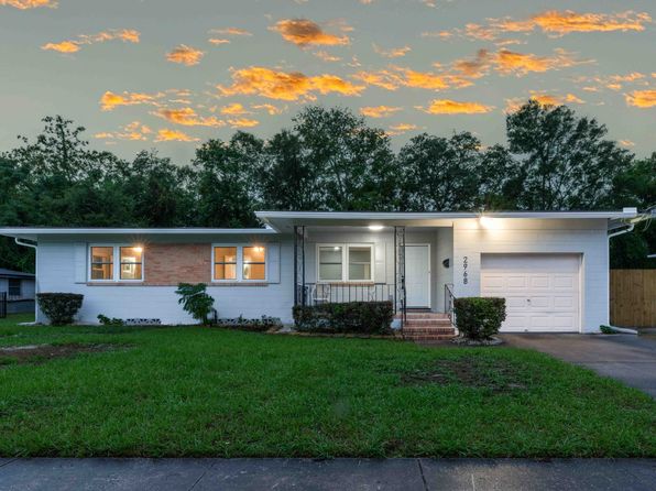 2968 Woodtop Dr