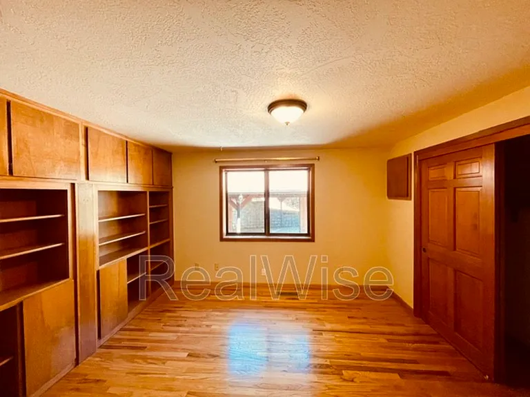 1711 Apache Dr — Photo 21