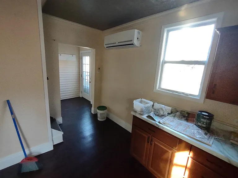 219 E High St — Photo 12