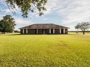 6104 E Admiral Doyle Dr, Jeanerette, LA 70544