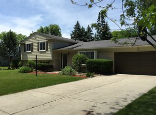 5211 Shrewsbury Dr, Troy, MI
