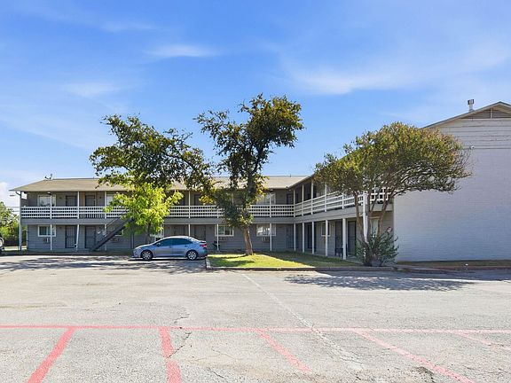 5th image of 8807 Redfield Ln #211