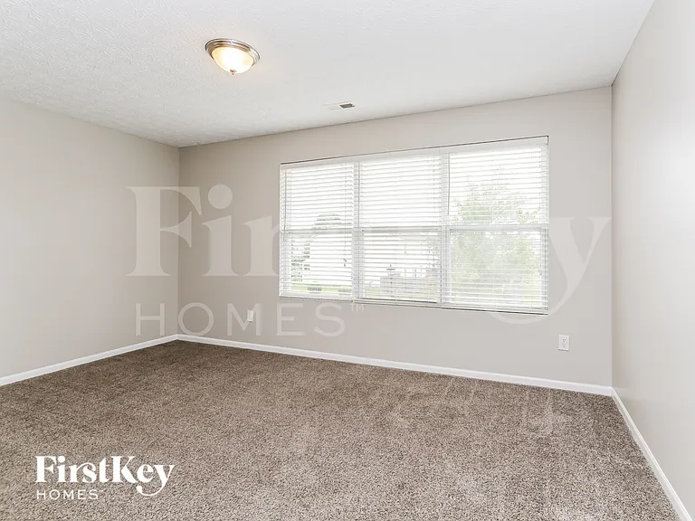 7399 Kenrich Dr — Photo 9