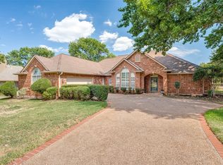 1430 Hidden Oaks Cir, Corinth, TX 76210