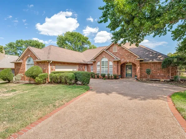 1430 Hidden Oaks Cir, Corinth, TX 76210
