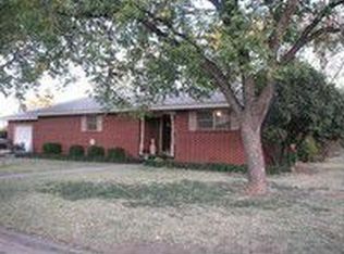 1201 Mercer St, Quanah, TX 79252