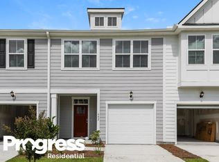 682 Trotters Ln, Moncks Corner, SC 29461