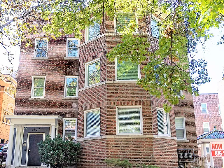 1207 E Armour Blvd — Photo 5