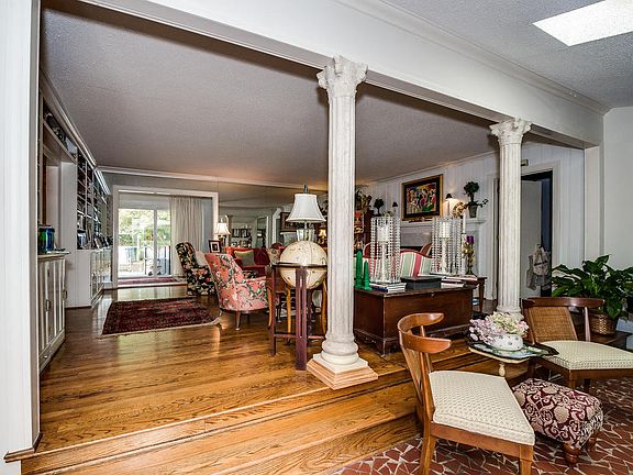 4th image of 5417 Carmel Park Dr