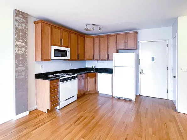 62 Clermont Avenue image 1 of 8