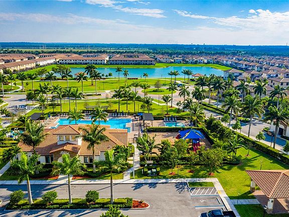 4th image of 11410 SW 252nd Ter