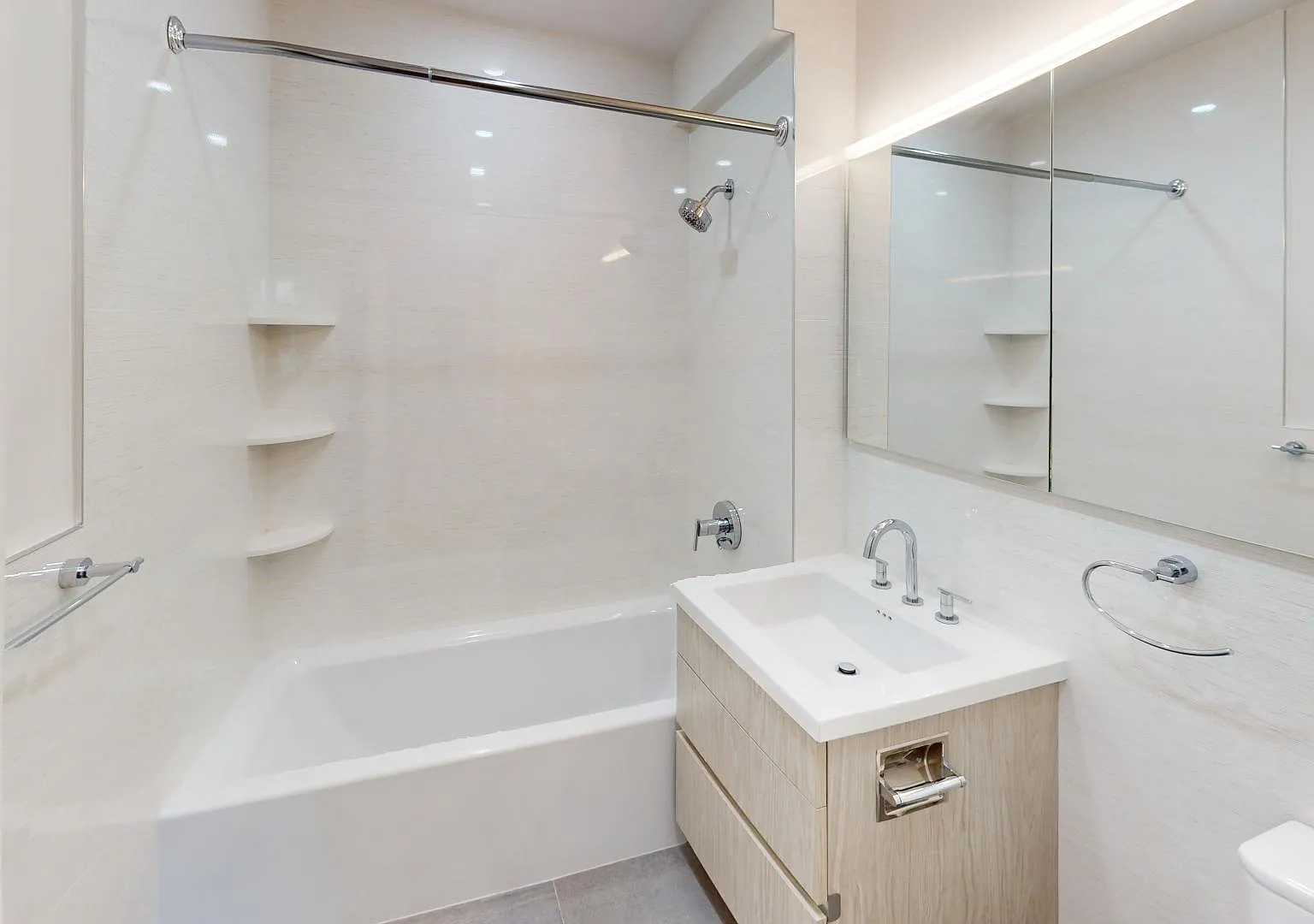 284 Mott Street — Photo 4