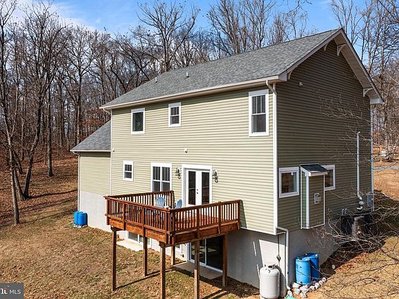 4th image of 121 Songbird Ln