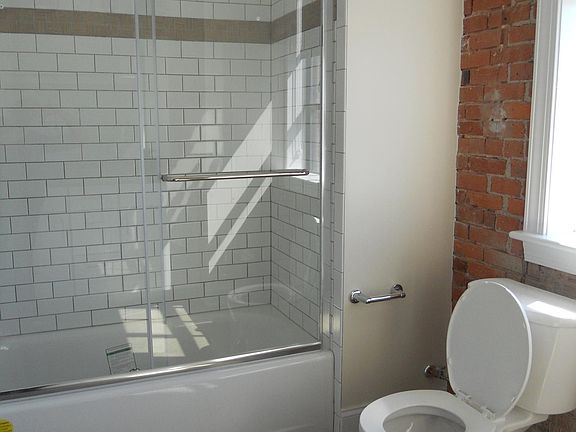 5th image of 835 Washington St APT 205