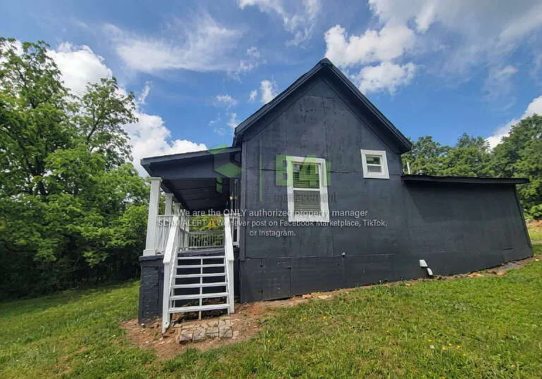 705 Barnesville St — Photo 17