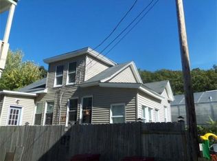 17 Rockingham St, Lowell, MA 01852