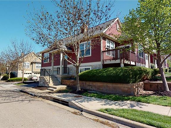 3rd image of 7617 W 158th` St