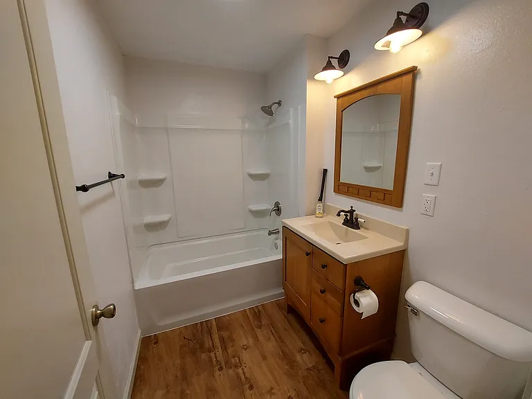 204 S Hazel St — Photo 7