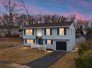 902 Winterhaven Cir, Gambrills, MD 21054