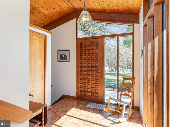 9008 Furrow Ave, Ellicott City, MD 21042