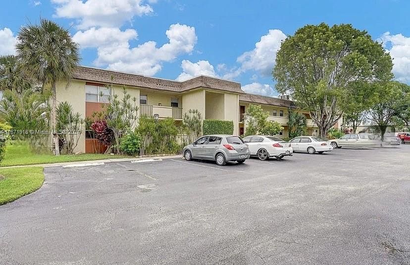1st image of 5545 Lakewood Cir N APT 415