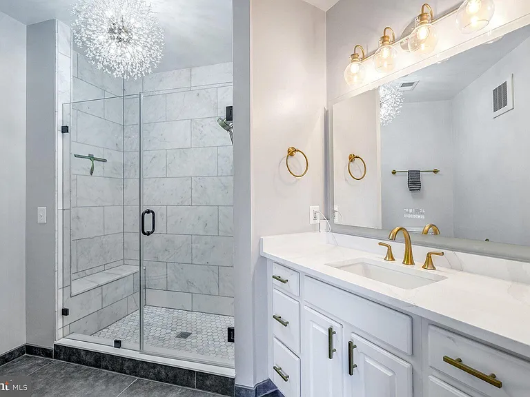 2101 N Monroe St #204 — Photo 11