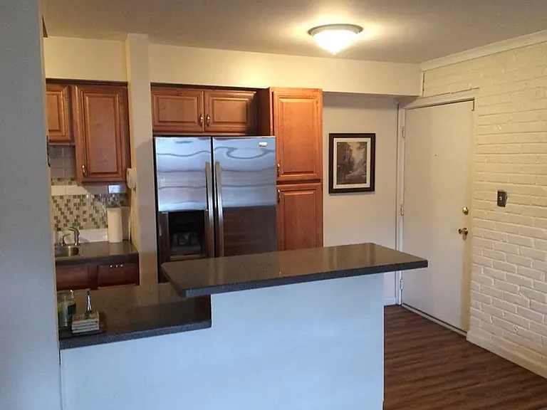 930 Margarite Dr #D — Photo 5