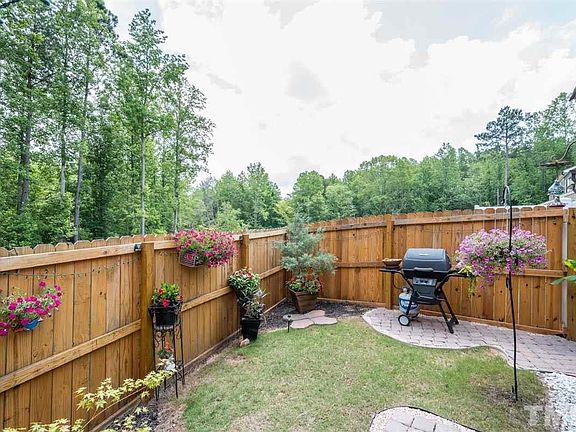 5th image of 16 N Hedgewick Dr