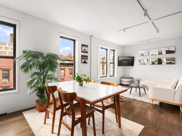 340 West 19th Street image 1 of 11