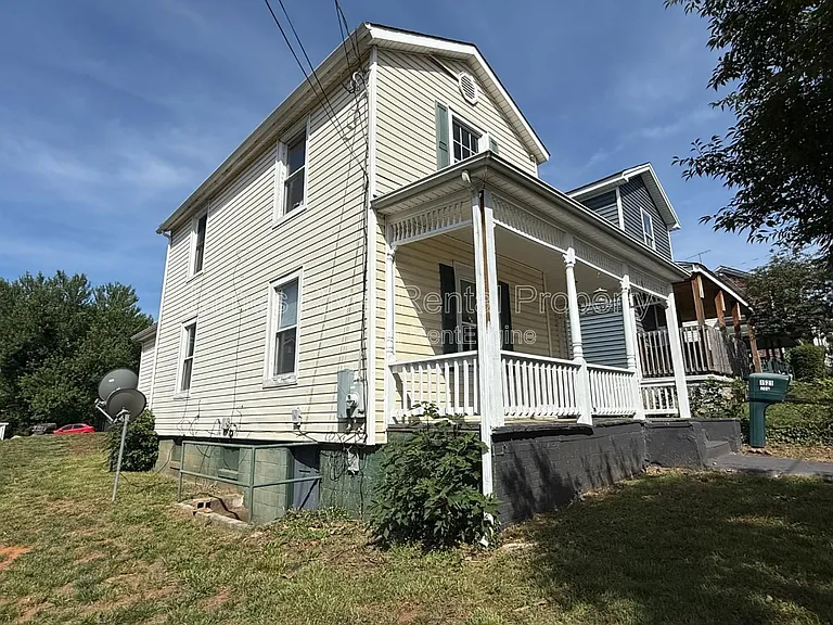 1521 Taylor St — Photo 11