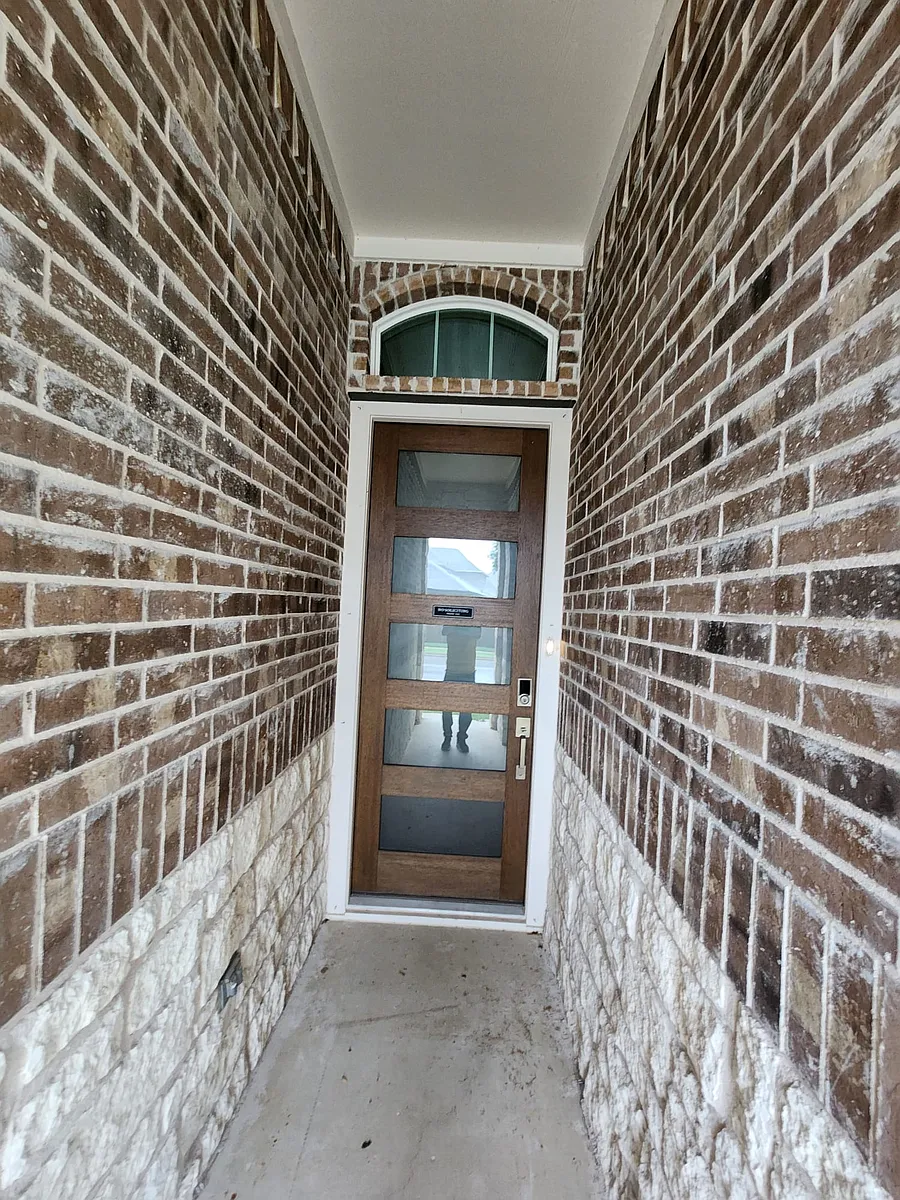 Building Photo - 2216 Alamar Walk