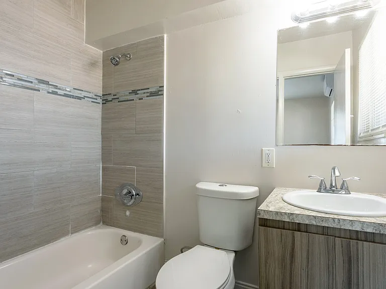 2781 SW 2nd St #10 — Photo 5