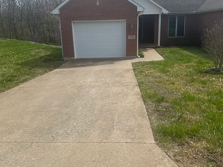 178 Cedar Cir #178 — Photo 2